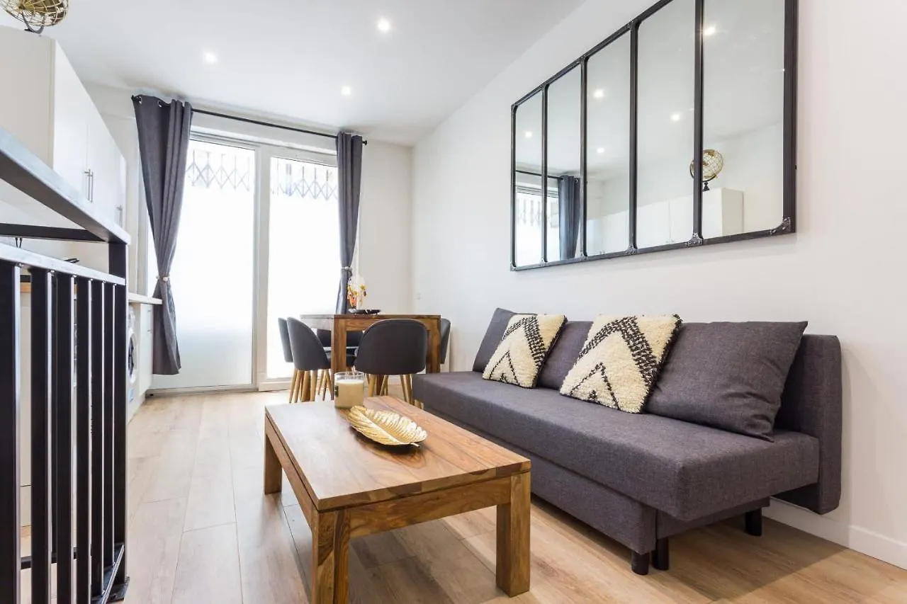 Apartament Magnifique Appartement II - 4P-Auteuilsaint Cloud Paryż